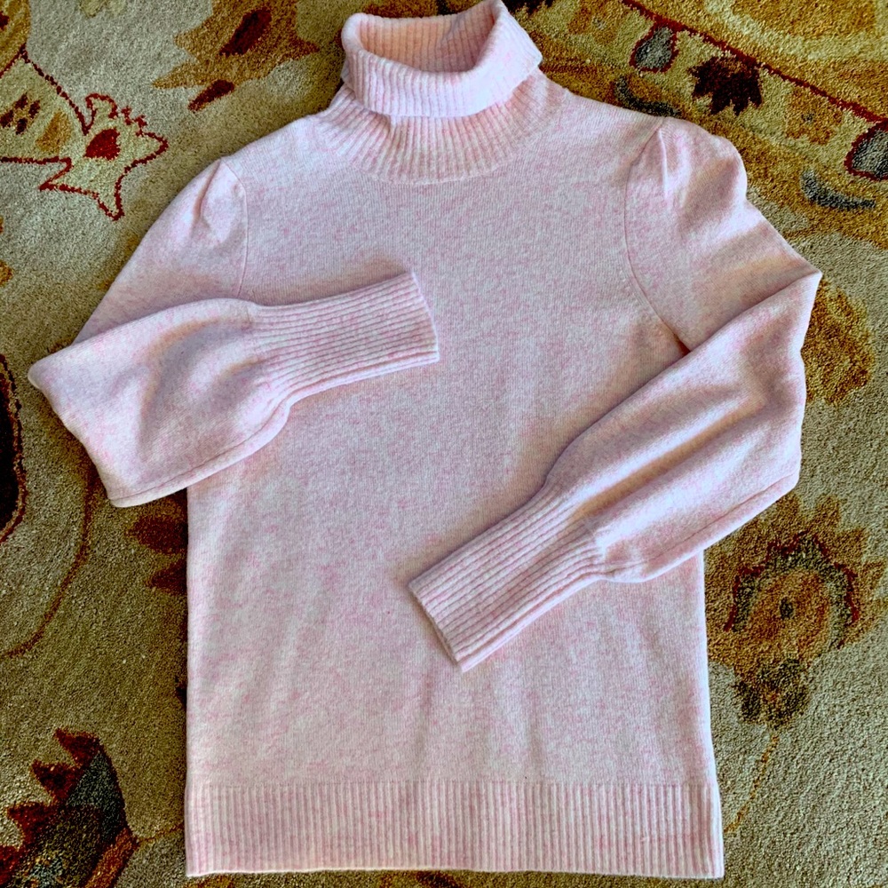 J. Crew Turtle 🐢 Neck Sweater ✨ light pink💗